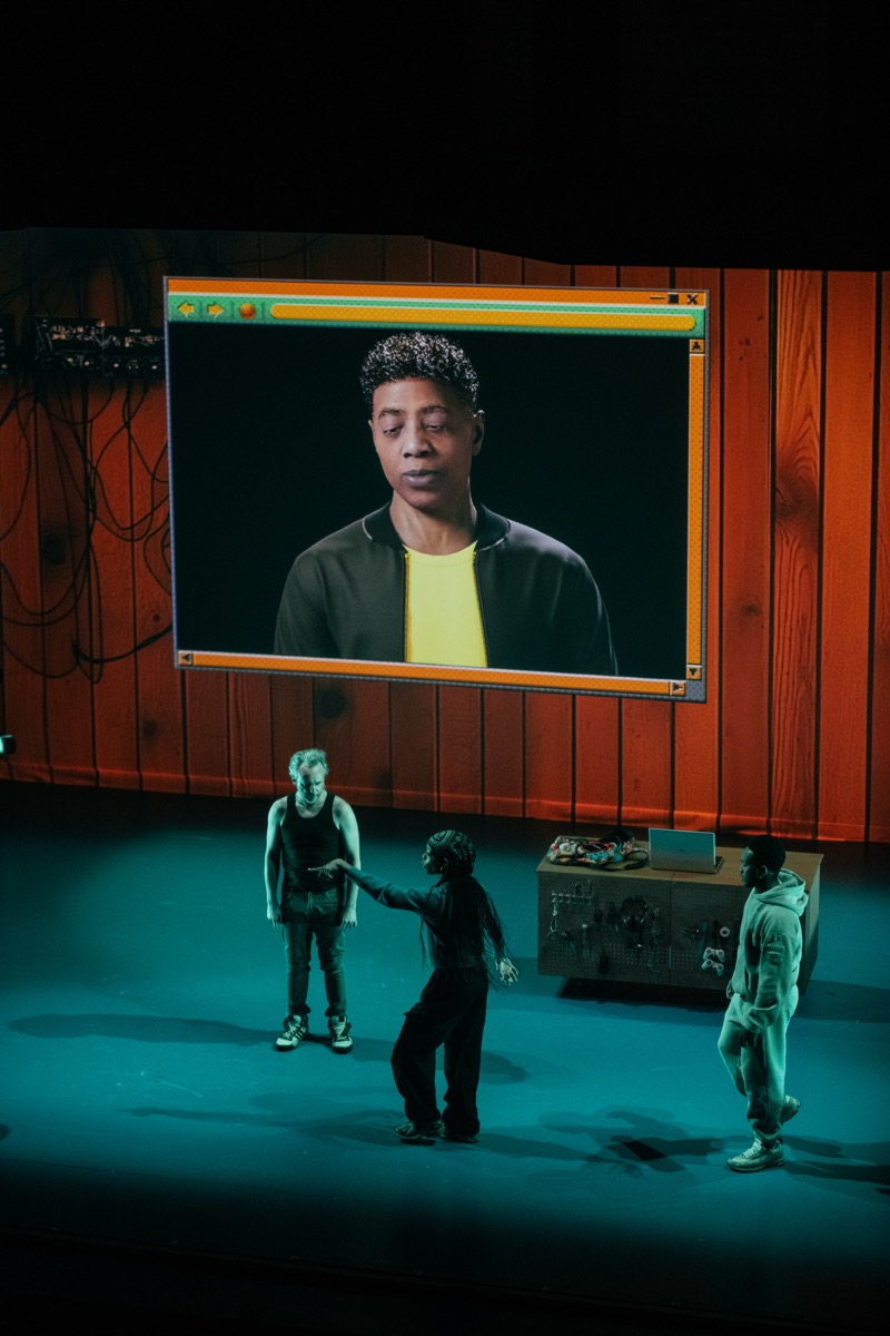 AI avatar on stage 3